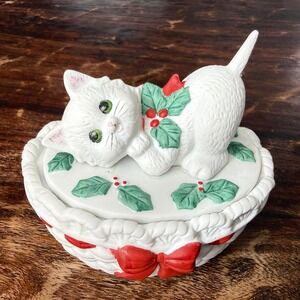 Vintage Lefton China 1987 Hand Painted White Kitten Basket Christmas Trinket Box